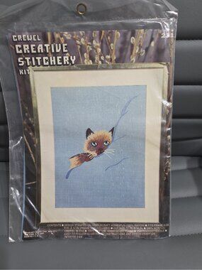 Vintage Crewel Creative Stitchery Cat Kit